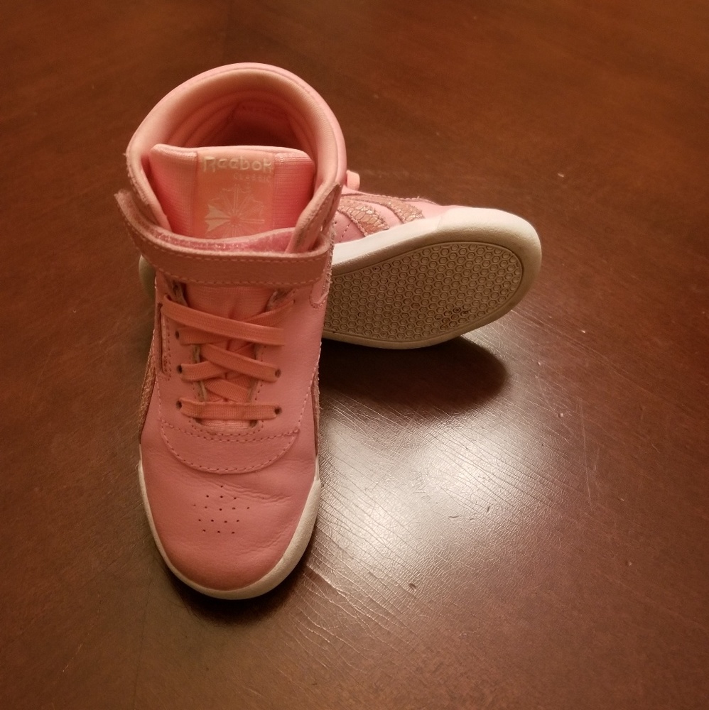 Pink high top classic Reebok sneaker size 10 (tod)